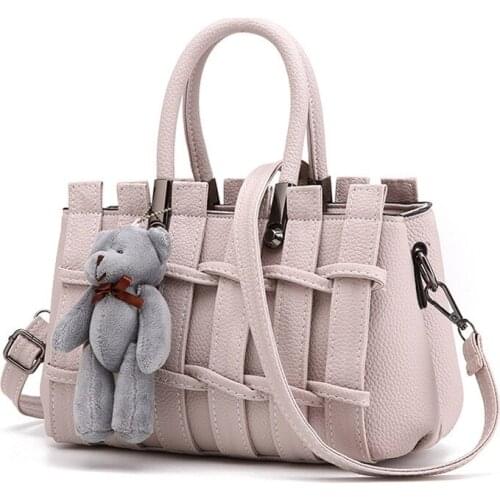 Ladies Shoulder Bags with Bear Popular Flower Basket Handbag 2021 New Summer Fashion Weave Luxury Women Handbags Fresh