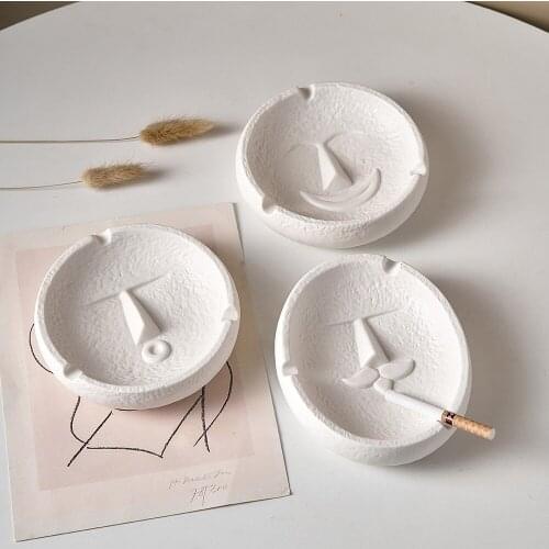 Creative Abstract Face Ceramic Ashtray Nordic Home Decor Smoking Accessories Desktop Decor for Home Office Gift for Boyfriend