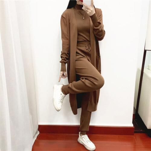Suit womens autumn and winter 2020 New temperament slimming knitted fashion foreign style age reduction leisure three-piece set