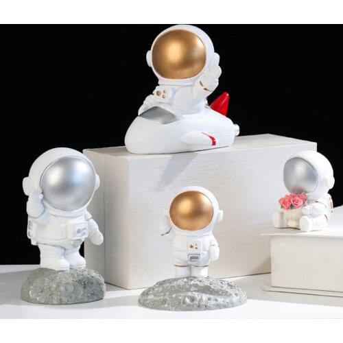 Creative Space Astronaut Model Figurines Resin Crafts Home Office Desktop Ornament Miniatures Livingroom Home Decor