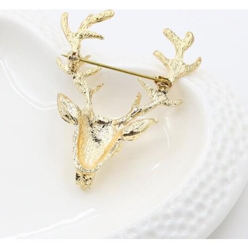 Fashion Creative Christmas Deer Brooch Golden Elk Brooches For Women Alloy Accessories Jewelry Animal