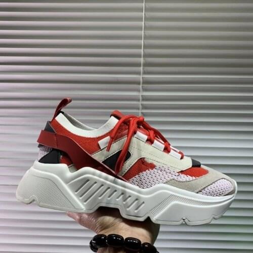 New Mens and womens running shoes Soft and comfortable Ultra light and breathable Jogging outdoors Mesh shoes