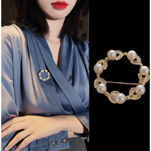 MOGAKU Temperment Concise Brooches Ladies Fashion Crytal Butterfly Lapel Pins Women Trendy Pearl Accessories Coat Brooch Jewelry