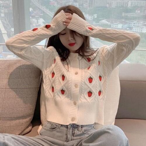 Sweet embroidered thick knit sweater women spring 2021 new Korean style Western cardigan jacket short sweater