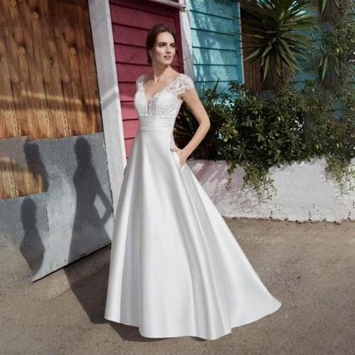 Retro V-neck Lace and Satin A Line Wedding Dress Applique A Line Bridal Gowns Sweep Train vestidos de novia para boda civil