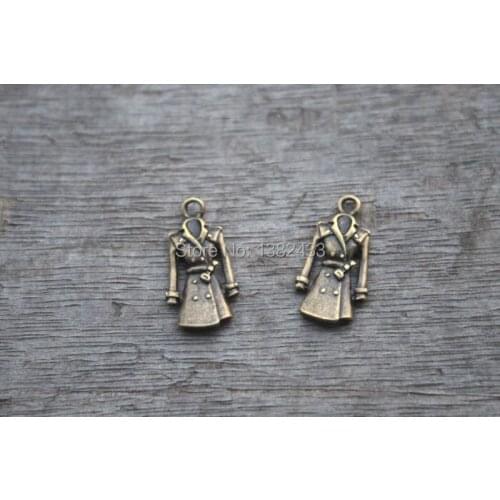 20 pcs-- Coat Charms,Antique bronze 3D Mini Clothings Overcoats Coats Windbreakers Charms Pendants 23x12mm
