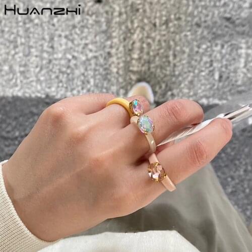 HUANZHI 2020 New Individuality Colorful Transparent Geometric Rectangle Rhinestone Acrylic Rings for Women Vacation Jewelry