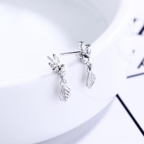 Classic Qiongzhiyuye Rhinestone Earrings Fashion Retro Women Silver Plated Anti Allergy Earrings Charm Women Daily Wear Jewelry