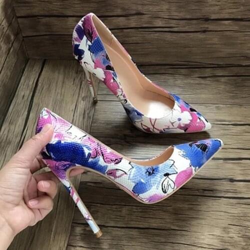Spring Ladies Floral Embossed Leather Pumps Ladies Pointed Toe Female Stilettos Slip on High Heels Wedding Shoes for women