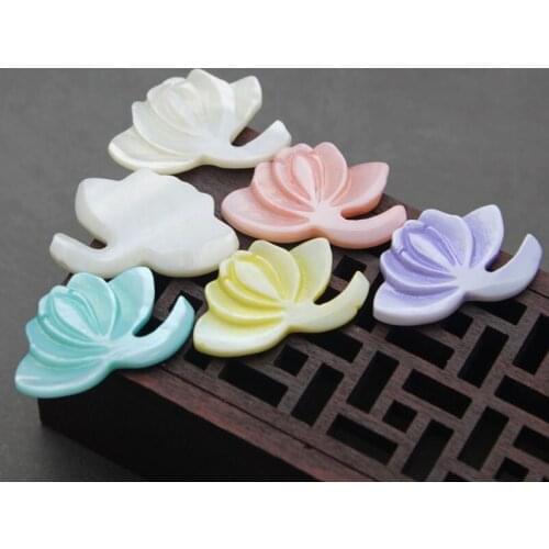 5pcs / bag natural freshwater shell 20x25mm dyed carved lotus flower jewelry making DIY hair clip brooch jewelry accessory