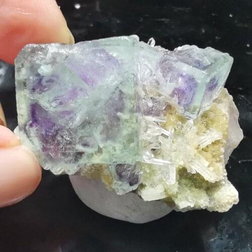 21.3gNatural rare lilac fluorite and crystal mica associated minerals specimens home decoration QUARTZ GEM
