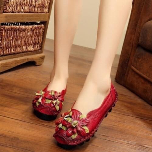 Women Flat Bottom Peas Shoes National Style Ladies Leather Shoes Soft Bottom Shallow Mouth Round Head Mother Shoes