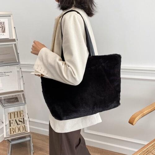 Hot Sale Large Capacity Soft Plush Shoulder Bag For Women New Winter Office Big Work Handbags Female Warm Fur Tote Bags bolsas