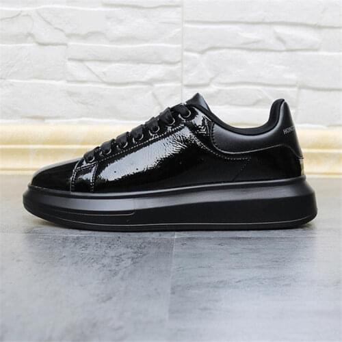 Women Gold Sneakers Spring Autumn Fashion Golden Shiny Glossy Woman Vulcanize Shoes Plus Size 35--44Casual Shoes Women