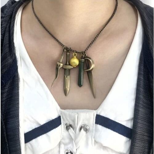 1pcs Game Village Alcina Dimitrescu Necklace Vampire Madam Lady Dimitrescu Pendant Halloween Cosplay Props