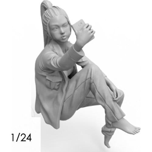 1/24 Scale Unpainted Resin Figure Selfie GK figure