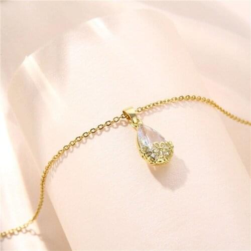 Charm Water Drop Choker Necklace White Zircon Pendant Necklace Simple Fashion Gold Color Hollow Small Flower Necklaces For Women