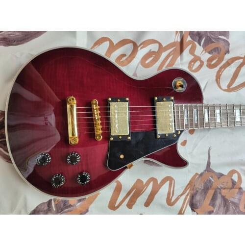 Professional performance of jazz electric guitar for beginners