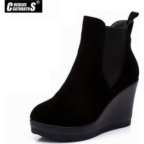 CUCULUS SATURATUS Women's Wedge Ankle Boots