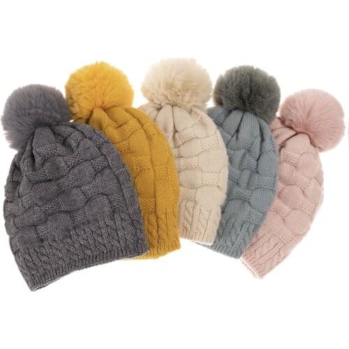 Solid Color Thicken Keep Warm Women knit Pompom Hat Stripe Elasticity Outdoor Women Skullies Beanies Winter Hat