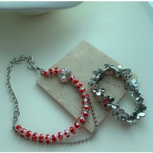 LOVOACC Wonderful Irregular Red White Faux Pearl Beaded Chokers Necklace for Women Ladies Spark Crystal Heart Charm Necklace