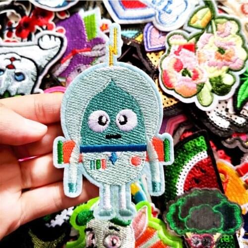 50Pcs/Lot Mixed random Sew-On Patches For Clothing Embroidery Patch Summer Fabric Badge Stickers DIY Appliques