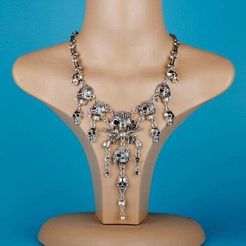 New Fashion Classic Maxi Statement Necklace Vintage Pirate Skeleton Skull Necklaces Pendants Retro Punk Necklace Halloween Gifts