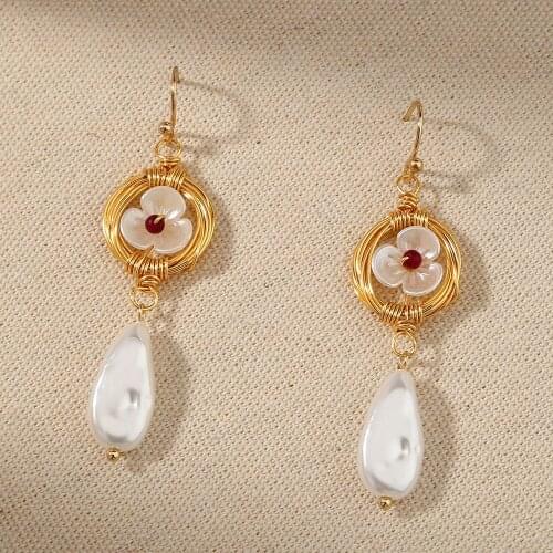 2020 New Personality Long Pearl Dangle Geometric Fashion Earrings Prevent Allergy Elegant High Quality Geometric Earrings