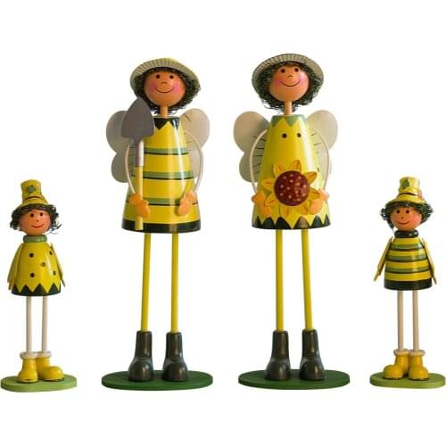 Wooden crafts sunflowers for a family of four home decoration birthday gifts hanging feet dolls home accessories