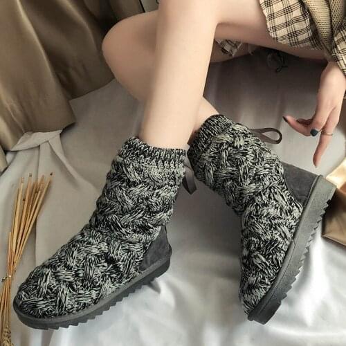 2019 plus velvet flat bottom non-slip warm cotton shoes women winter round head snow boots female tube woven wool boots O4-40