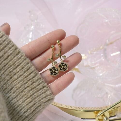 Hot selling fashion jewelry copper inlaid zircon black dripping oil rose flower pendant earrings elegant womens prom earrings