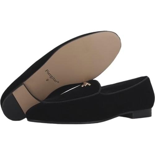 Piergitar new arrival black color men velvet shoes with gold logo buckle fashion party and wedding mens loafers plus size