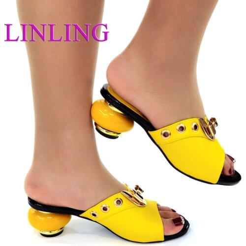 New Arrival yellow Color Nigerian Shoes And Handbags Set Italian design Rhinestone Womens Shoes And Bag Set High heel