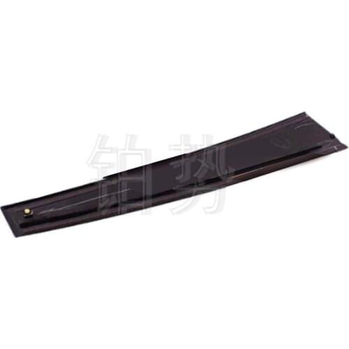 Car right front door window frame rear protective strip assembly 2012-toy ota CAM RYH YBR ID 2.0G 2.5G door trim (top)