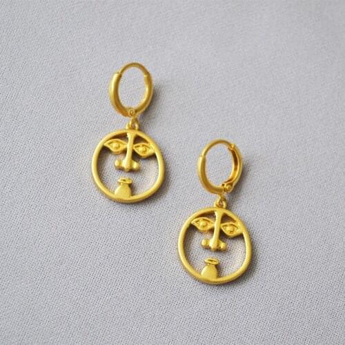 Strange expression face earrings for women gold-plated retro oval hollow relief embossed eyes nose mouth fashion metal Earrings