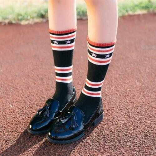 Explosion models super actress with stripe stars black red bar cotton crew black white street hip hop skateboard couple socks