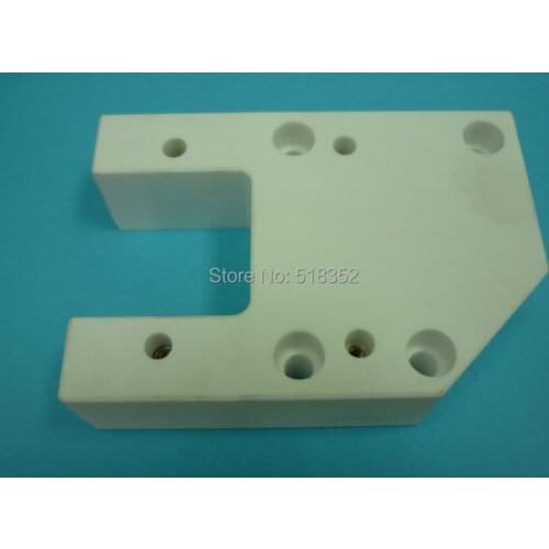 X053C443H01 M305 Mitsubishi Ceramic Lower Isolator Plate EDM Wear Parts 113mm *80mm *30mm