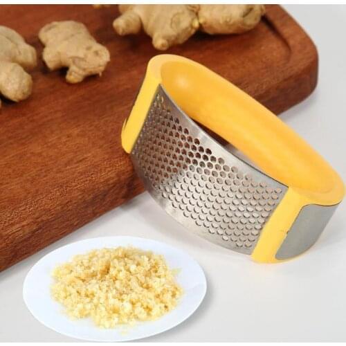 1pc Stainless Steel Garlic Press Chopper Grinding Multi-function Bottle Opener Garlic Press Vegetable Tools Kitchen Gadgets