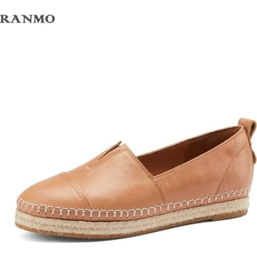 New 2021 Light Soft Lazy Fisherman Shoes Womens Flat Shoes Casual Outdoor Shoes Office Shoes Daily Commuter Leather Deluxe Shoes