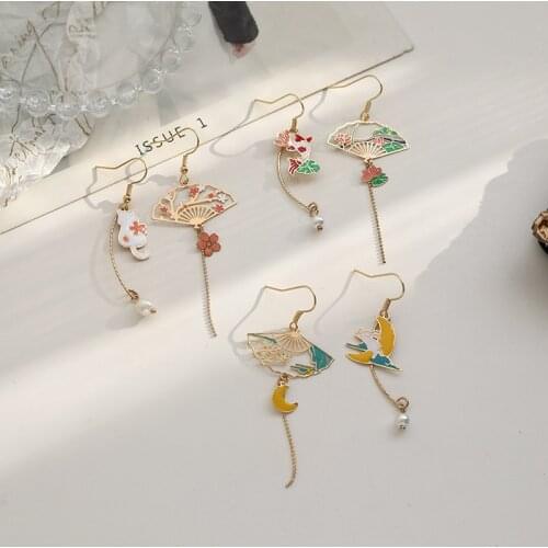 New Chinese Style Metal Hollow Fan Crane Pendant Earrings For Women Popular Elements Asymmetrical Bunny Cat Charm Ear Jewelry