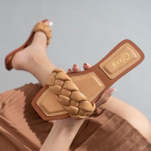 New Summer Indoor Woven Leather PVC Slippers Women Closed Toe Sandals Female Outdoor Beach Casual Slippers Free Transportation