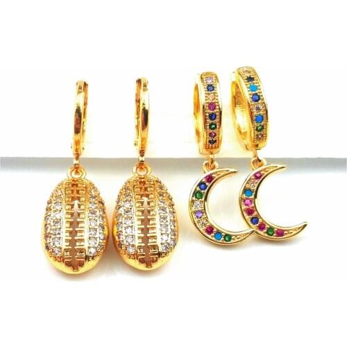 Zirconia Rainbow Tiny Seashell Earrings pendiente barra arcoiris CZ Gold Earrings Seashell Small 24k Gold Earrings For Women