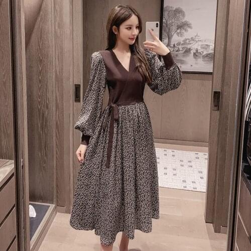 Autumn and winter womens new Korean waist waist temperament knitted stitching V-neck long-sleeved floral sweater dress women