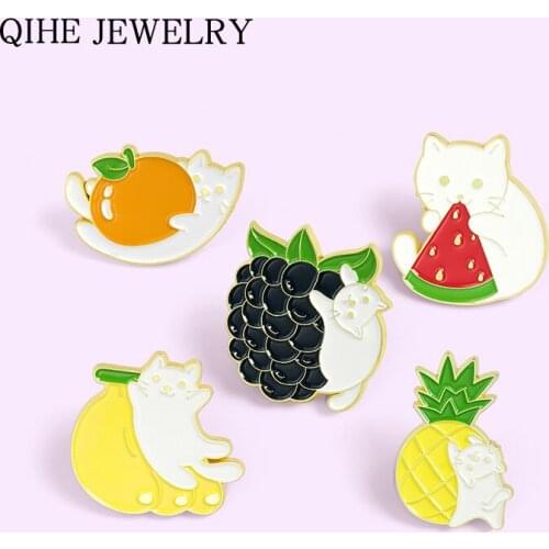 Cartoon Fruit Enamel Pins White Cat Pineapple Orange Banana Brooches for Women Cute Food Lapel Pin Badge Jewelry Gift Wholesale