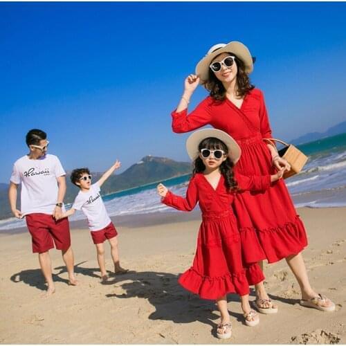 Family Matching Outfits Sets Summer Short sleeve T-Shirt+Shorts 2PCS Suit Mother Daughter Long Dresses Family Look Beach Clothes