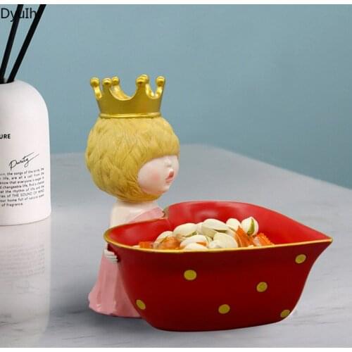 Nordic Creative Cute Girl Heart-shaped Storage Decoration Resin Crafts Home Living Room Desktop Dried Fruit Plate Decoration