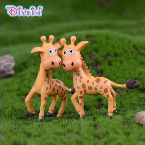 2pcs Big Mouth Lover Giraffe Miniature Cartoon Animal model Girl Boy toys Figurine baby home decoration PVC craft free shipping