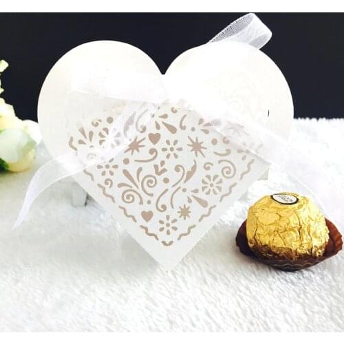 50pcs Sweet Gift Box Hollow Love Heart Candy Dragee Flower Box Wedding Party Gift Bags Packaging Chocolate Warpping Paper Bags