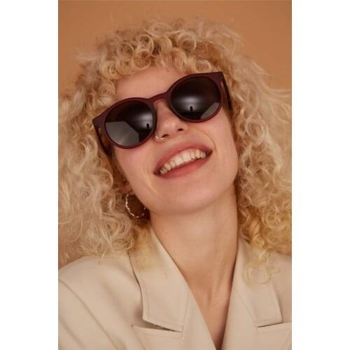 Vintage Oversize Cherry Red Black Sunglasses 2021 New Season Elegant Fashion Trend Different Model Ladies Sunglasses