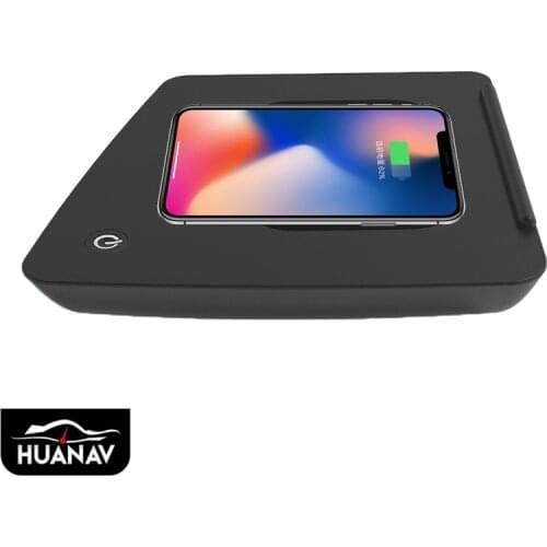 QI Car Wireless Charger ForToyota Highlander 2016-2018 Intelligent Infrared Fast Wireless Charging Car Phone Holder For iphone